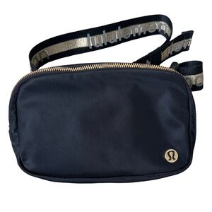 Lululemon Everywhere Belt Bag 1L